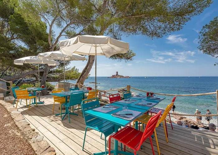 Cap Esterel Agay Saint Raphael Vue Coeur Du Site Piscine Golf Mer Studio 4 Personnes Chez Magali