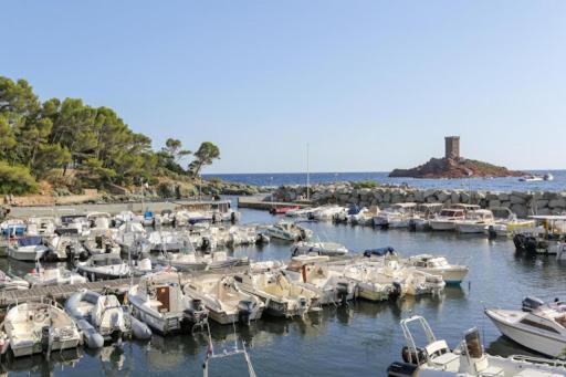 Cap Esterel Agay Raphael Vue Coeur Du Site Piscine Golf 4 Personnes Chez Magali Apartment
